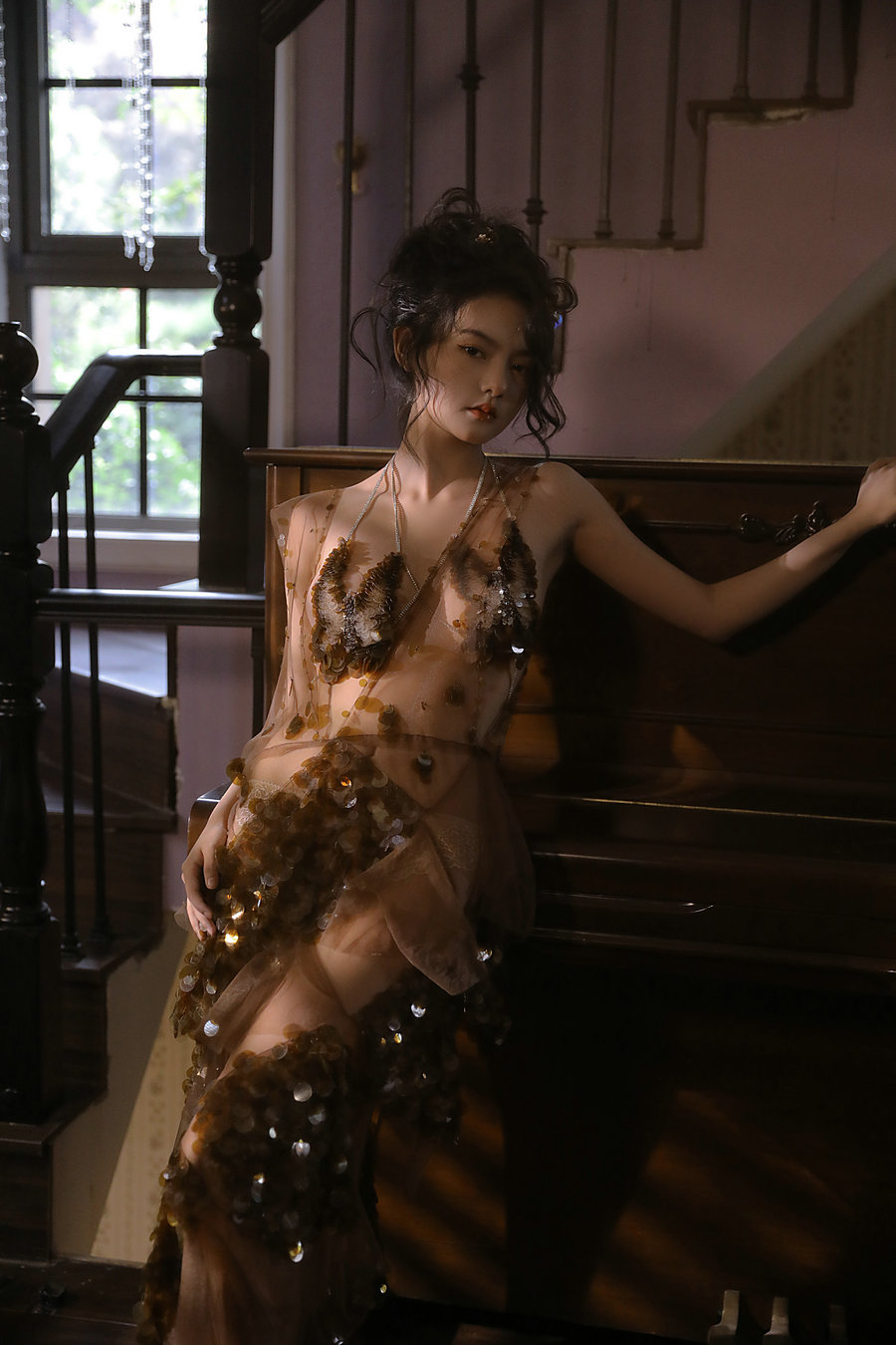 [YITUYU]艺图语 2025.06.25 碎落的金色 Fifi轩- [16P-66MB]