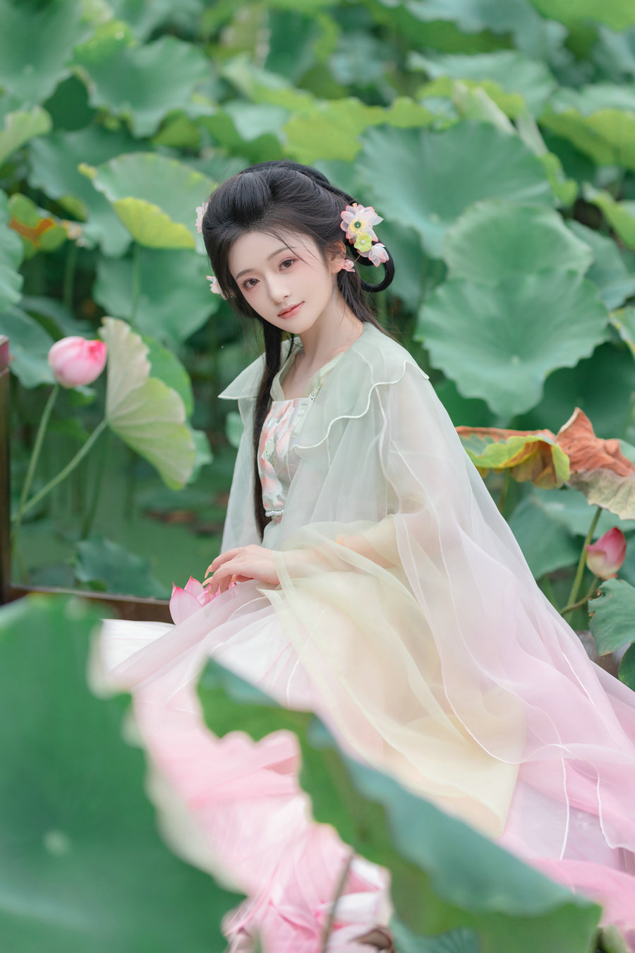 [YITUYU]艺图语 2025.06.29 枯荷听雪 赤嫣在这里～ [15P-153MB]