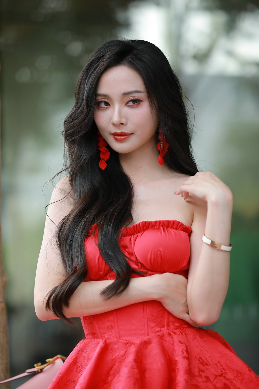 精选街拍视频 No.9674 红裙长腿高跟美女 [326P-3.86GB]