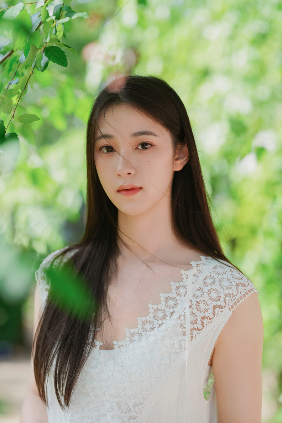 [YITUYU]艺图语 2025.07.01 纯净夏日 予晗 [30P-388MB]