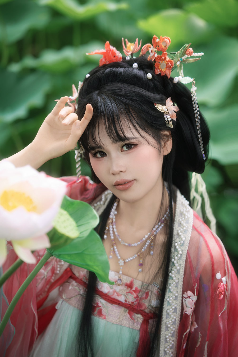 [YITUYU]艺图语 2025.07.02 夏日荷花 婳婳 [17P-224MB]