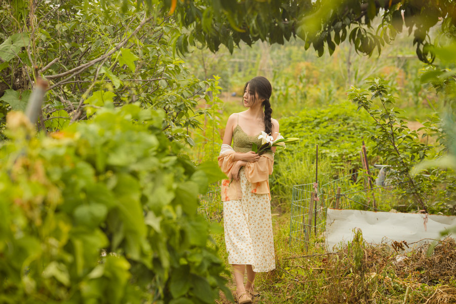 [YITUYU]艺图语 2025.07.01 一本浪漫的散文集 枫糖泡芙 [13P-450MB]