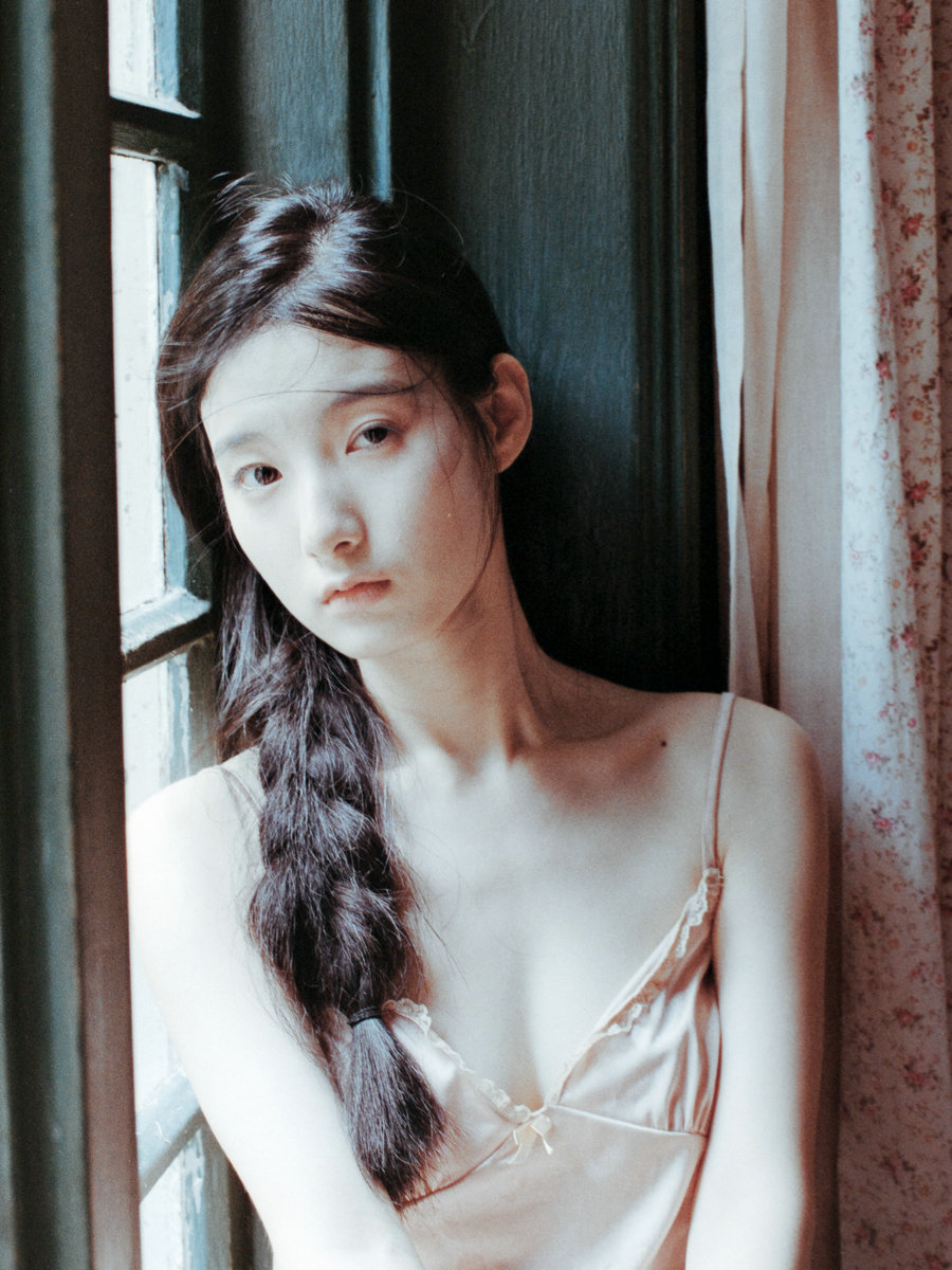 [YITUYU]艺图语 2025.07.04 像一场电影 tree [14P-142MB]