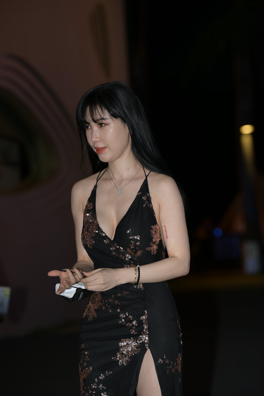 精选街拍视频 No.9691 复古黑色长裙 [140P-3.32GB]