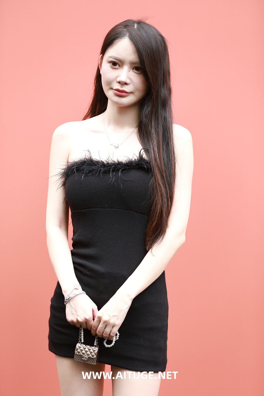 精选街拍视频 No.9702 毛毛包臀裙毛毛鞋 [108P-770MB]