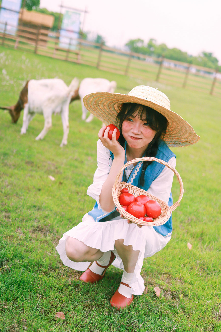 [YITUYU]艺图语 2025.07.11 农场主的女儿 八笔 [15P-33MB]