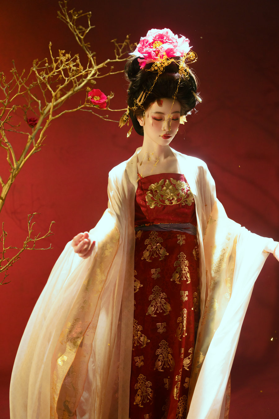 [YITUYU]艺图语 2025.07.12 万国笙歌醉太平 桃迟 [16P-861MB]