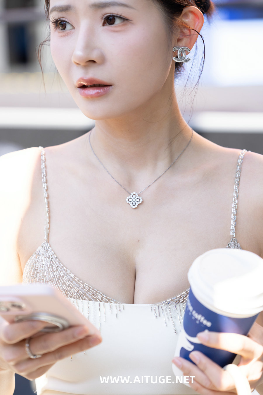 精选街拍视频 No.9717 身材好到爆炸 [168P-1.16GB]