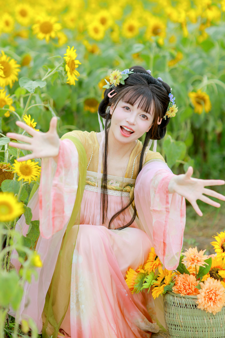 [YITUYU]艺图语 2025.07.15 这片向日葵已经被本小姐承包了！ 琳琳 [13P-238MB]