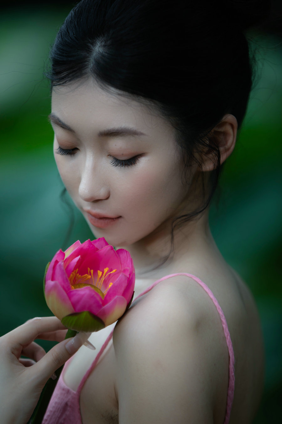 [YITUYU]艺图语 2025.07.17 荷花与少女 牛排小王子 [15P-85MB]