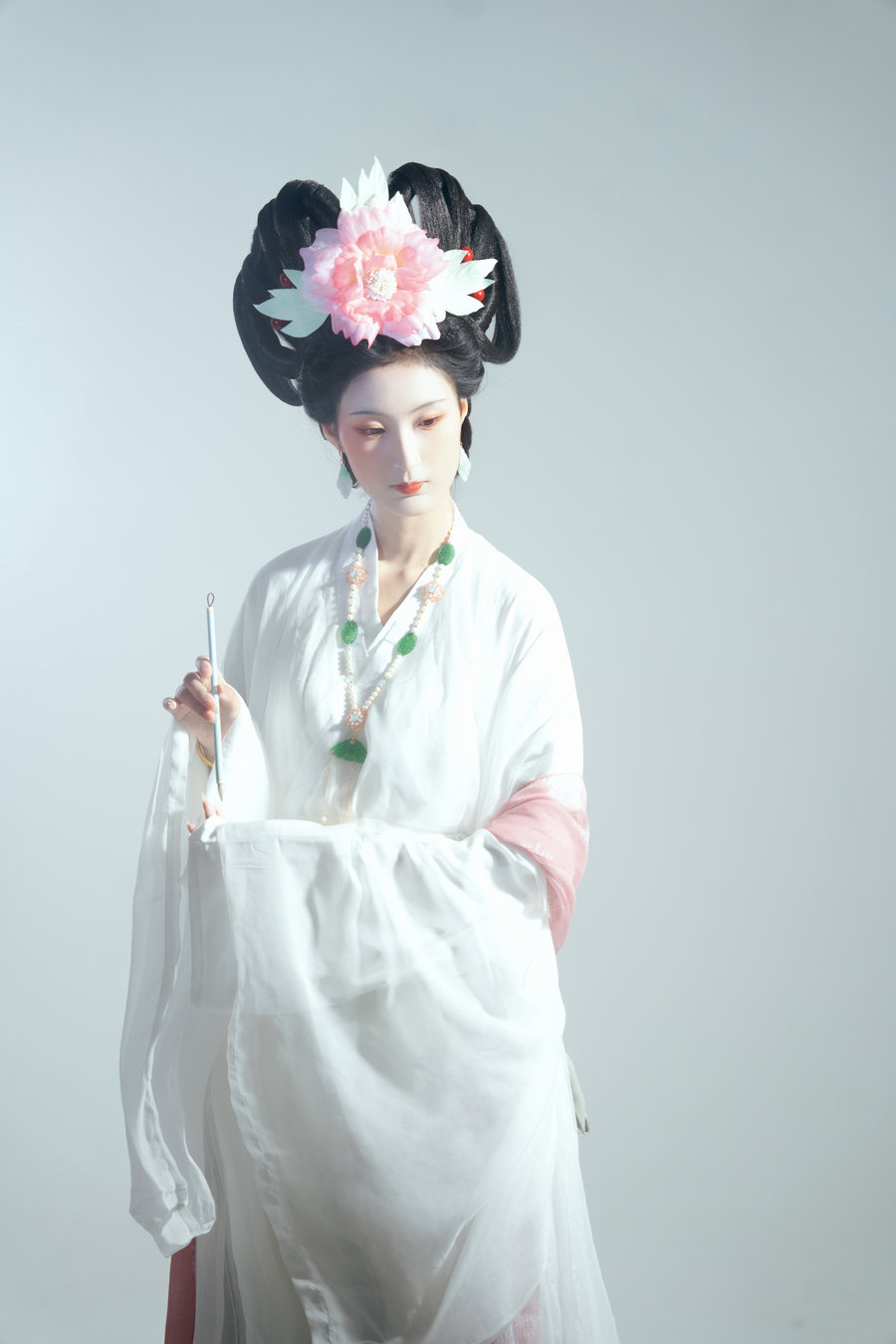 [YITUYU]艺图语 2025.07.19 瓷人仿妆 • 思凡 荷里寒 [13P-246MB]