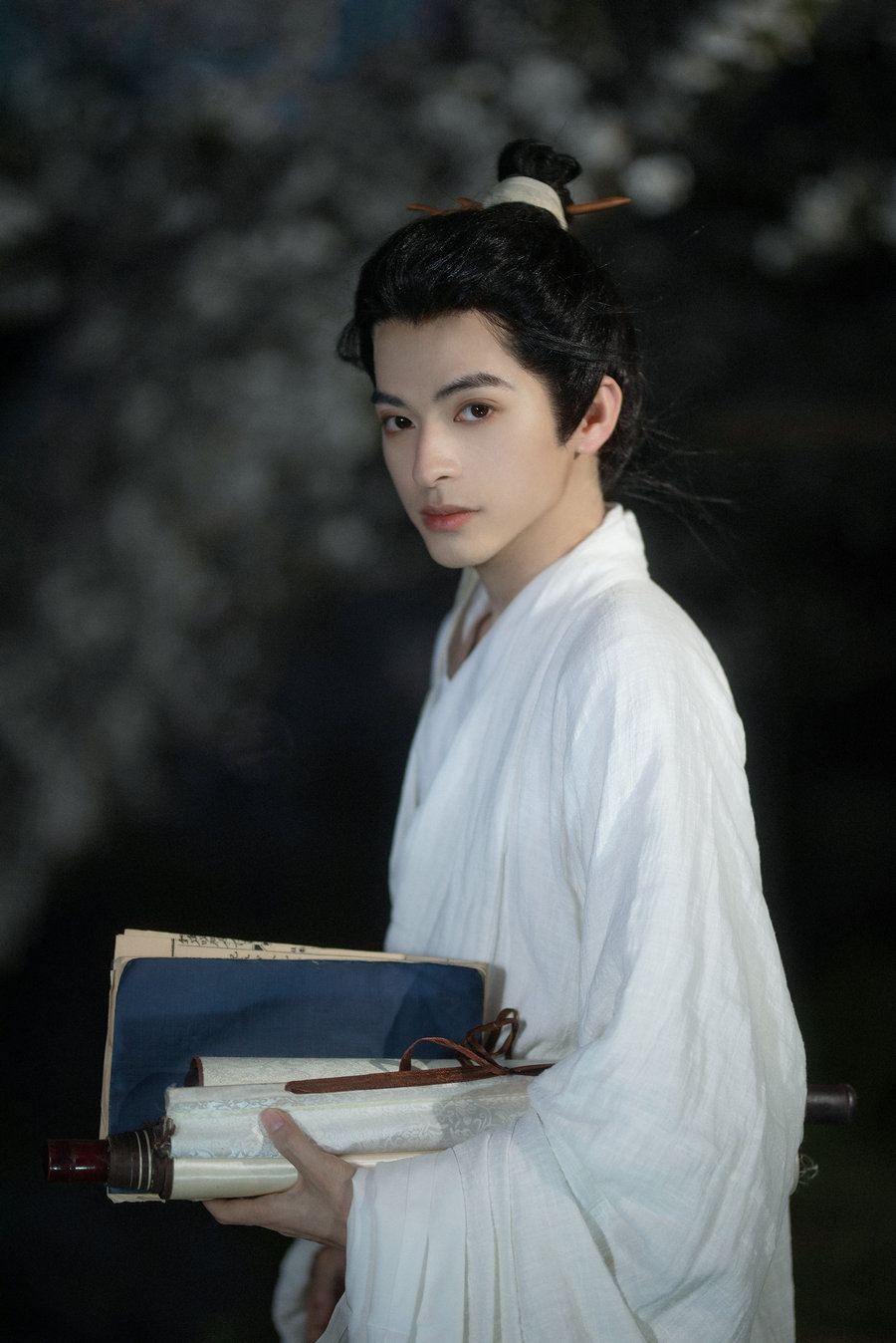 [YITUYU]艺图语 2025.07.19 落了白 宋延川 [14P-301MB]