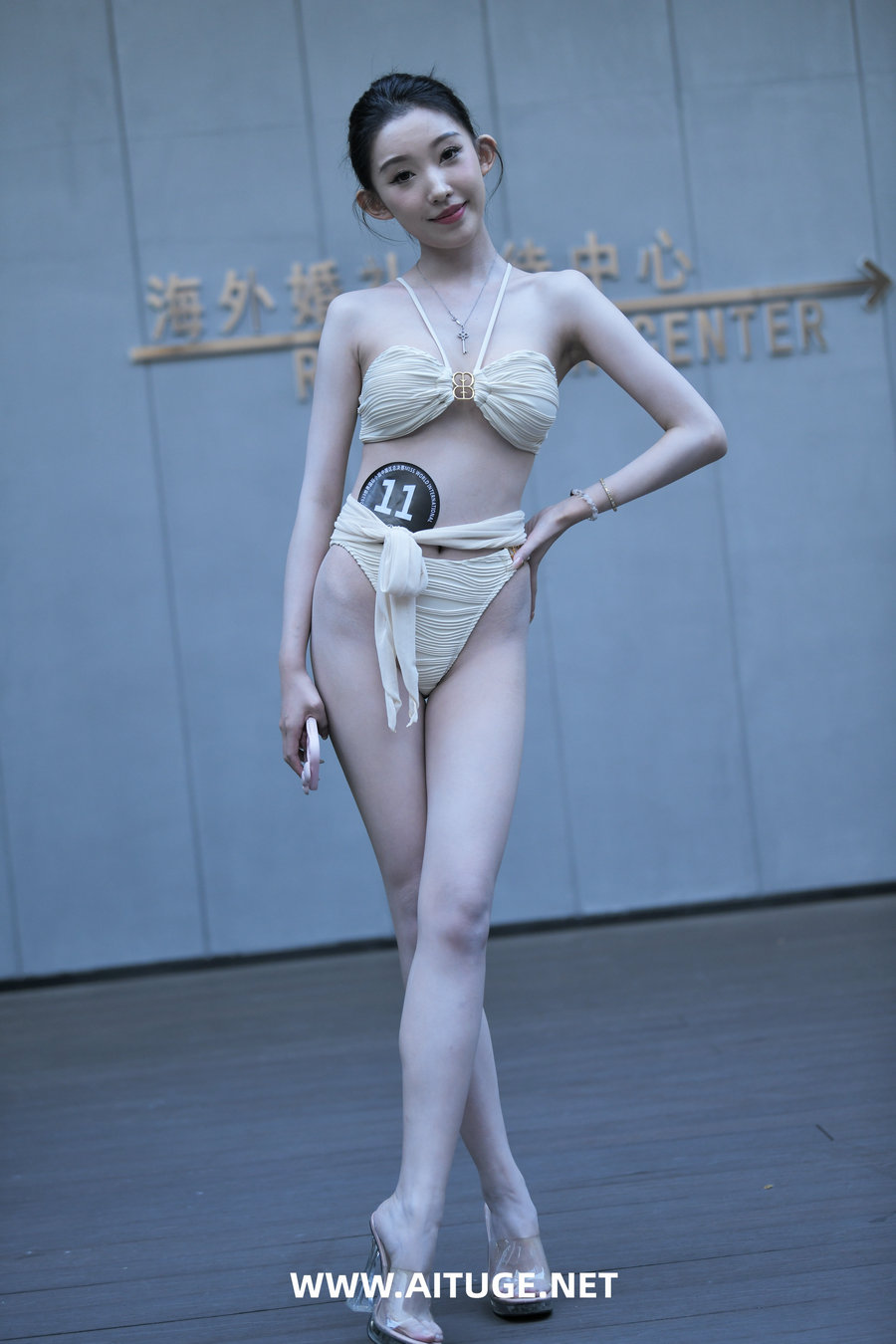 精选街拍视频 No.9742 白色泳装 [65P-1.88GB]