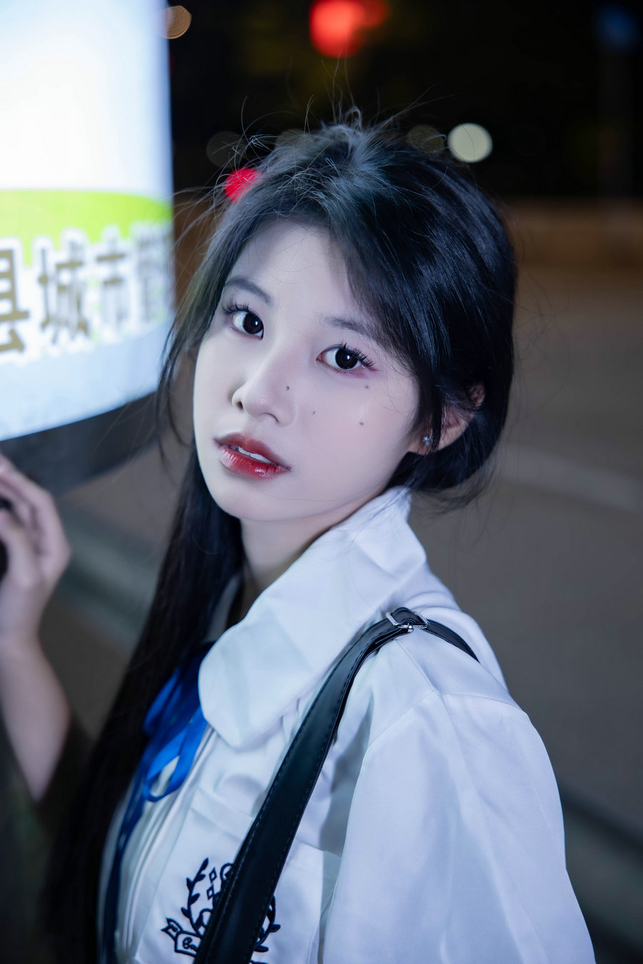 [YITUYU]艺图语 2025.07.20 夜晚清冷感 湉懒懒 [14P-44MB]