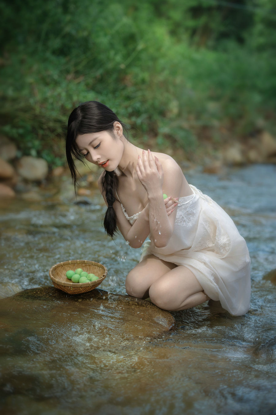 [YITUYU]艺图语 2025.07.23 山泉 由美 [34P-29MB]