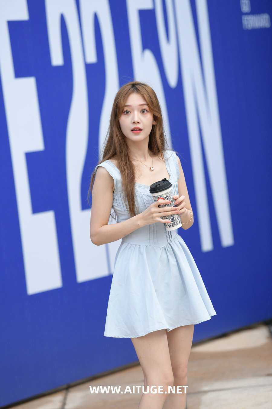 精选街拍视频 No.9759 蓝色裙装女子 [49P-1.15GB]