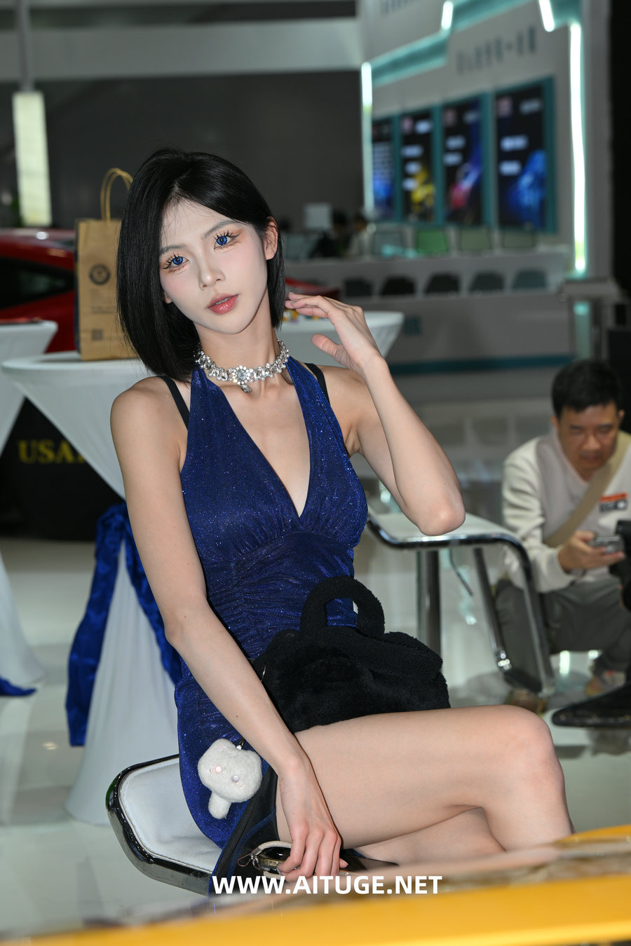 精选街拍视频 No.9762 蓝色妩媚长裙 [76P-1.45GB]