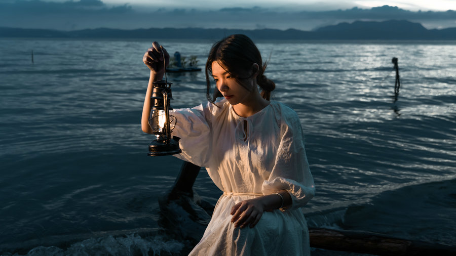 [YITUYU]艺图语 2025.07.26 日落后的20分钟 艳子 [13P-202MB]