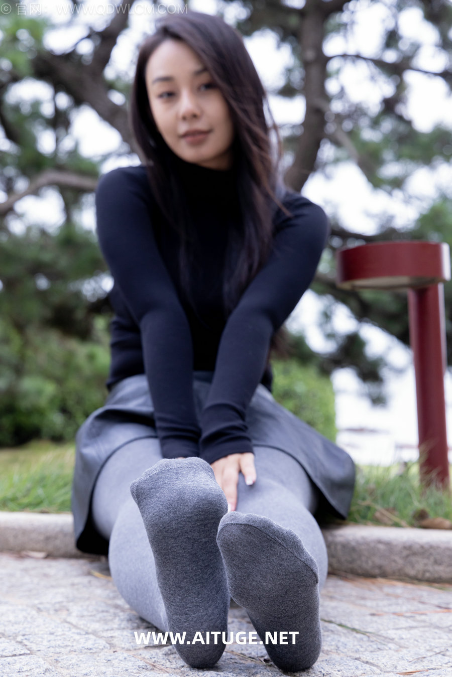 物恋传媒 No.2559 岚岚-皮鞋、厚灰丝、穿袜子 [255P1V-7.78GB]