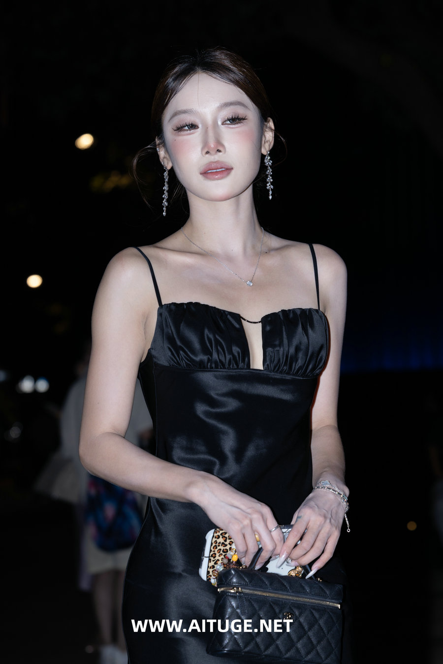 精选街拍视频 No.9777 顶级名媛白富美玉足 [95P-690MB]