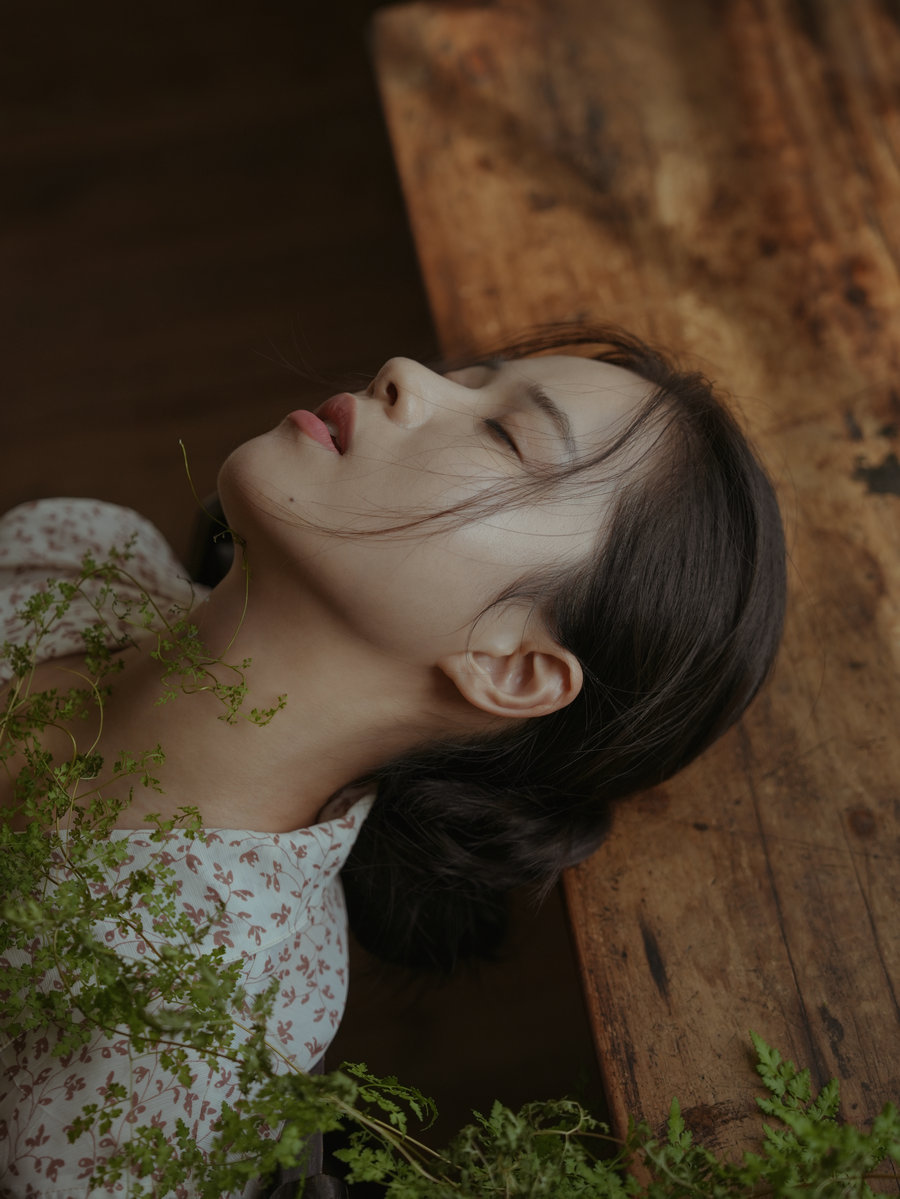 [YITUYU]艺图语 2025.07.28 我的房间，窗户开向寂静 shi jiuqian的一二 [21P-267MB]