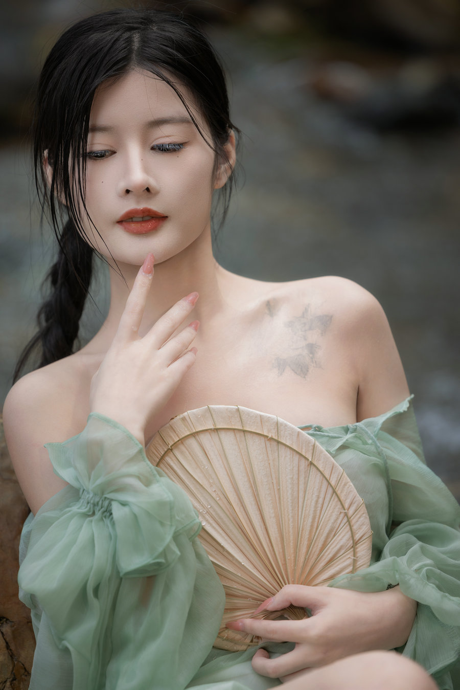 [YITUYU]艺图语 2025.07.29 静谧时光 由美 [23P-498MB]