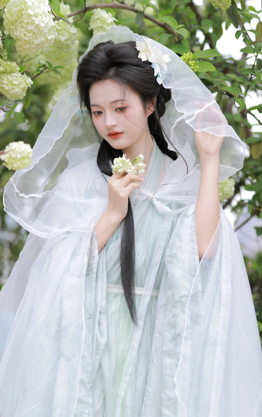 [YITUYU]艺图语 2025.07.30 中华木绣球 端端 [13P-82MB]