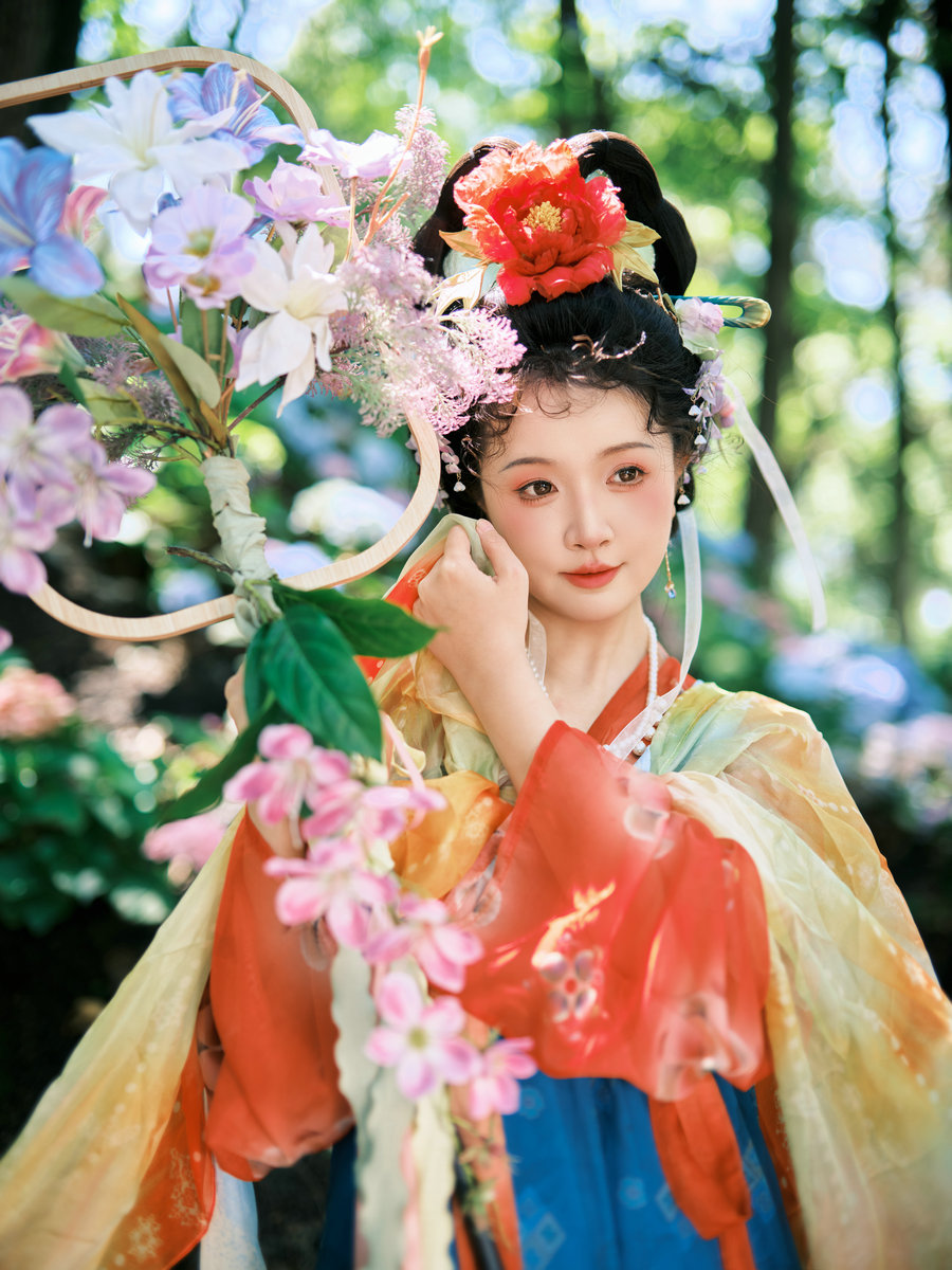 [YITUYU]艺图语 2025.07.31 无尽夏 kiyo [16P-286MB]