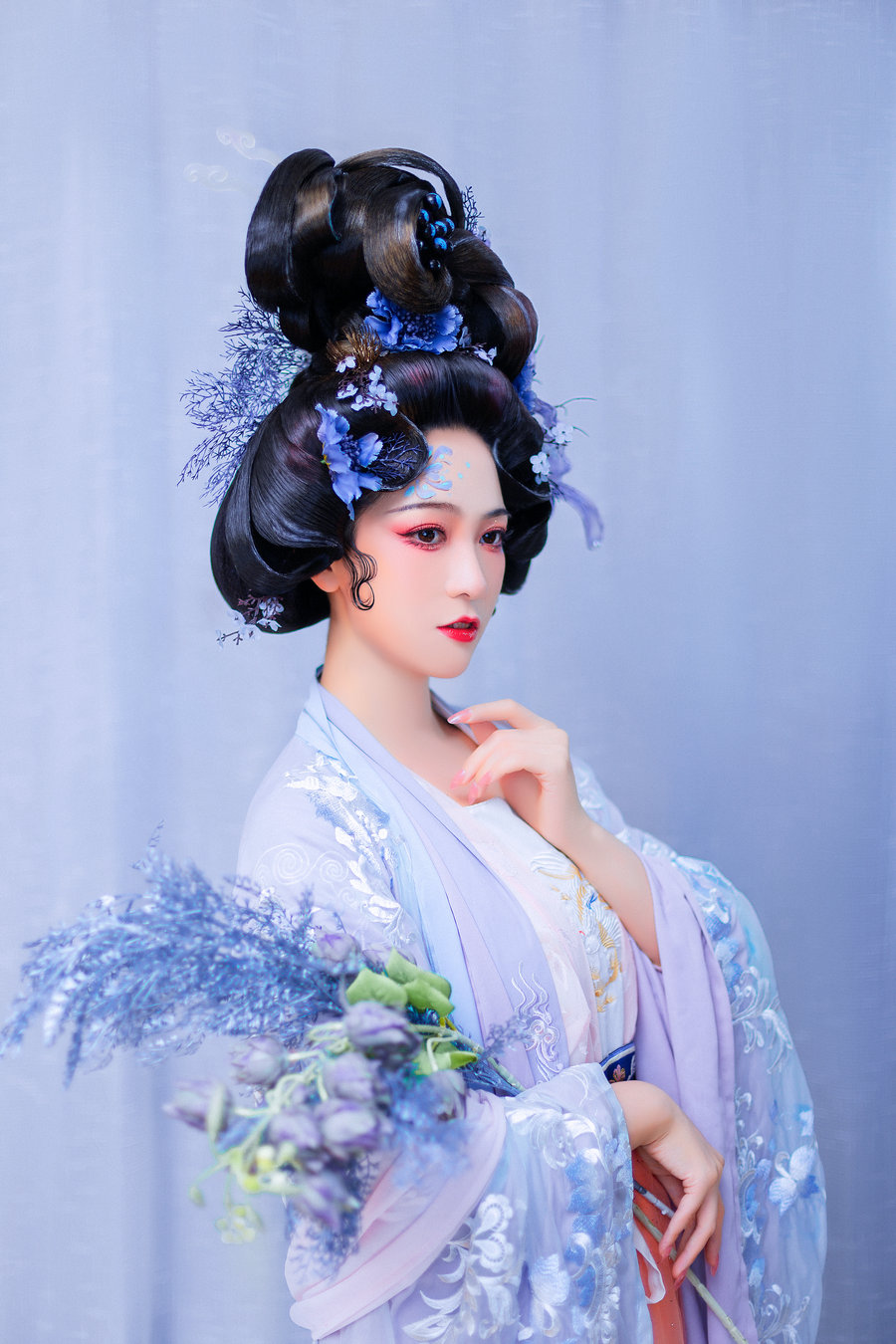 [YITUYU]艺图语 2025.08.01 冰霜花 李晓欣 [19P-251MB]