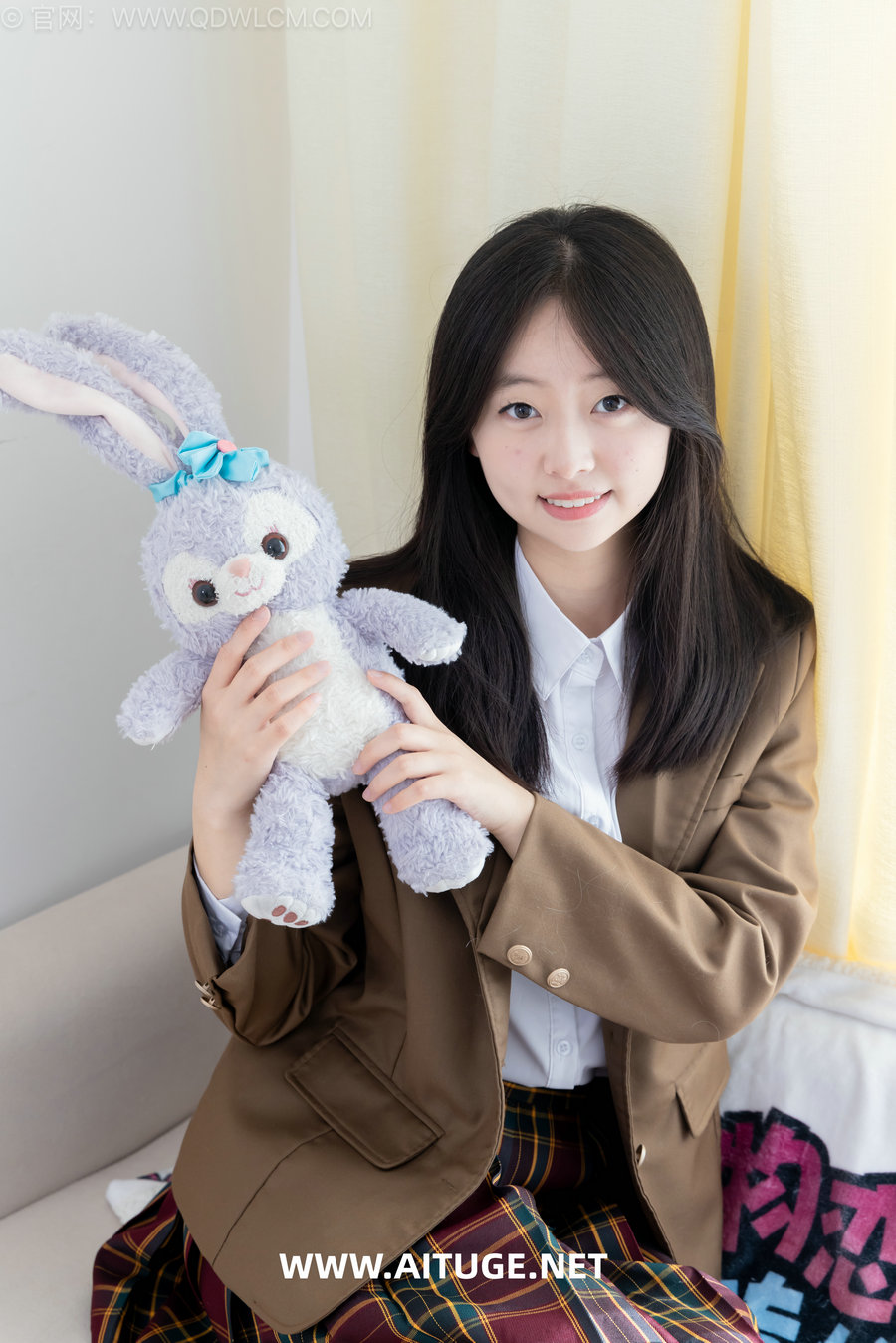 物恋传媒 No.2567 萌萌-短靴、白棉袜、裸足、jk制服 [150P1V-3.61GB]