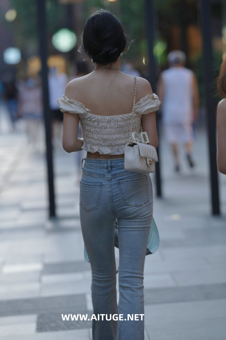 精选街拍视频 No.9791 喇叭牛仔裤搭配 [851V-1.33GB]