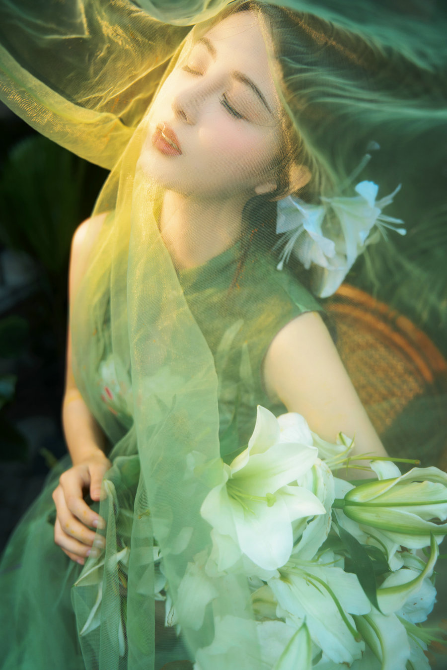 [YITUYU]艺图语 2025.08.02 不与花同梦 言欢 [13P-84MB]