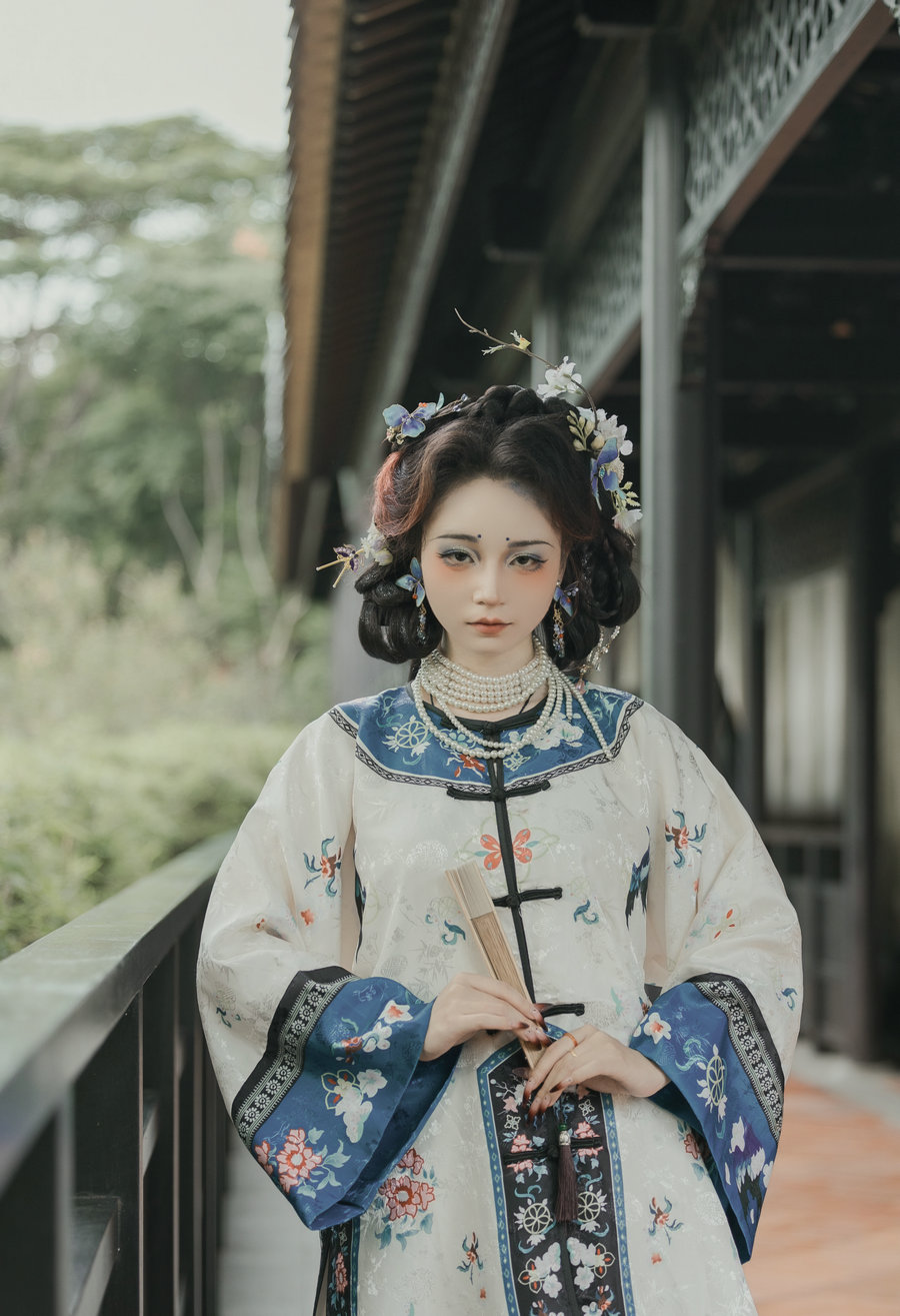 [YITUYU]艺图语 2025.08.02 清汉女 琳琅 [42P-557MB]