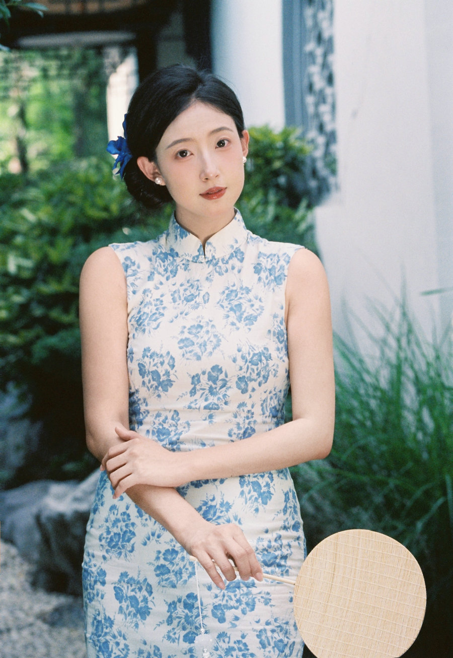 [YITUYU]艺图语 2025.08.03 如传世的青花瓷 小魏小魏 [16P-63MB]