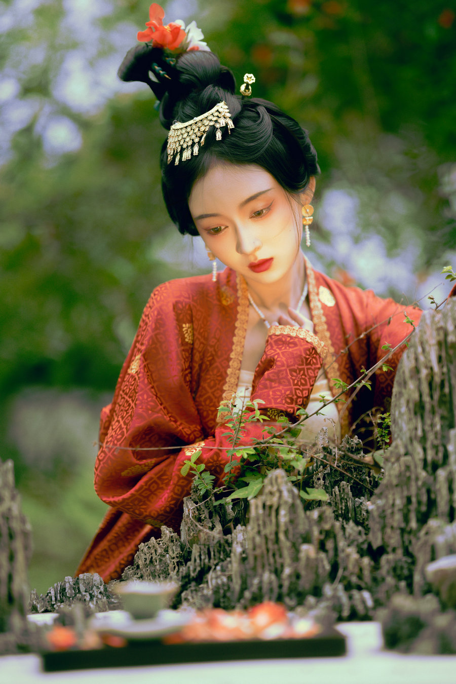 [YITUYU]艺图语 2025.08.03 石榴花魂 一只梳子君 [19P-557MB]