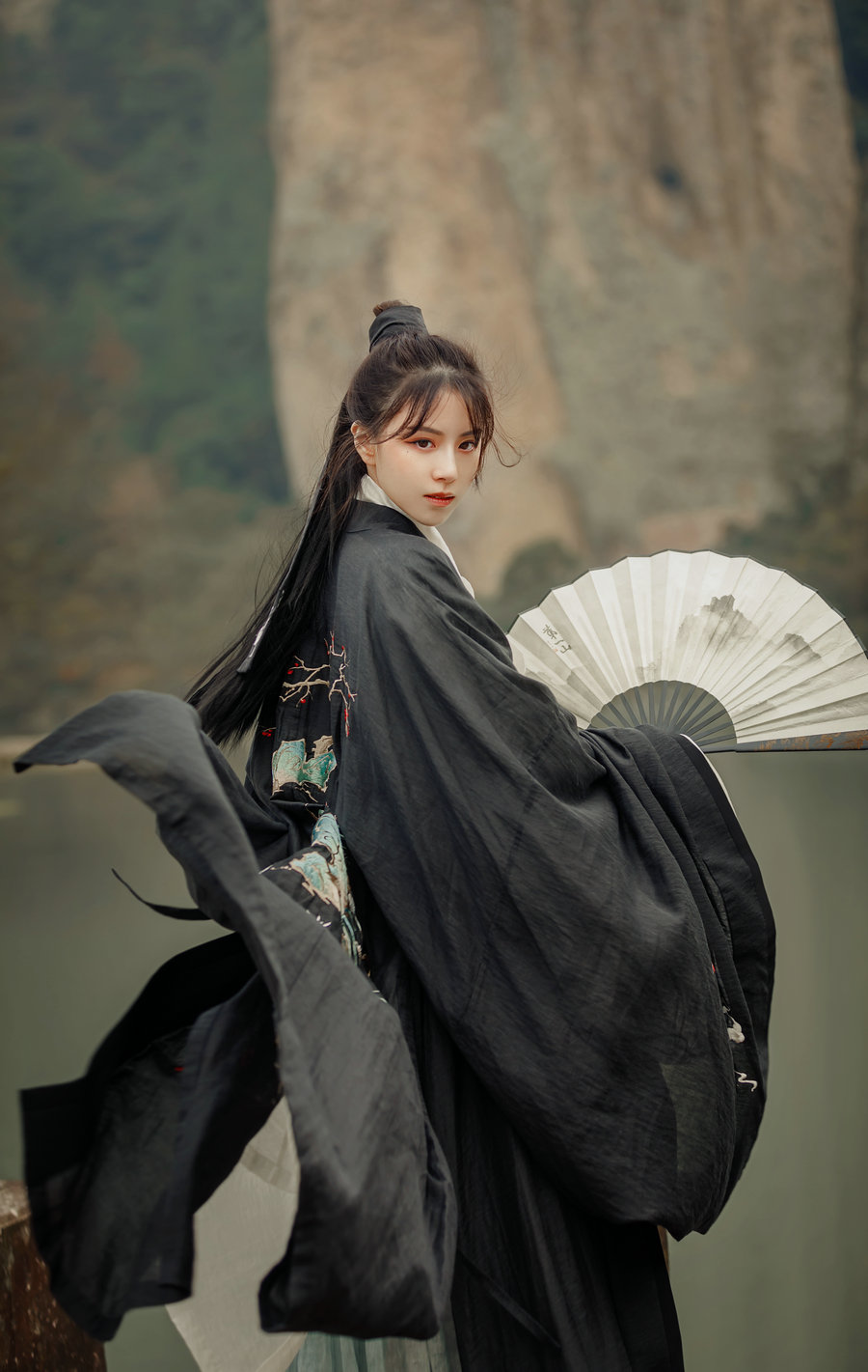 [YITUYU]艺图语 2025.08.04 逍遥行 公子不坏 [19P-249MB]