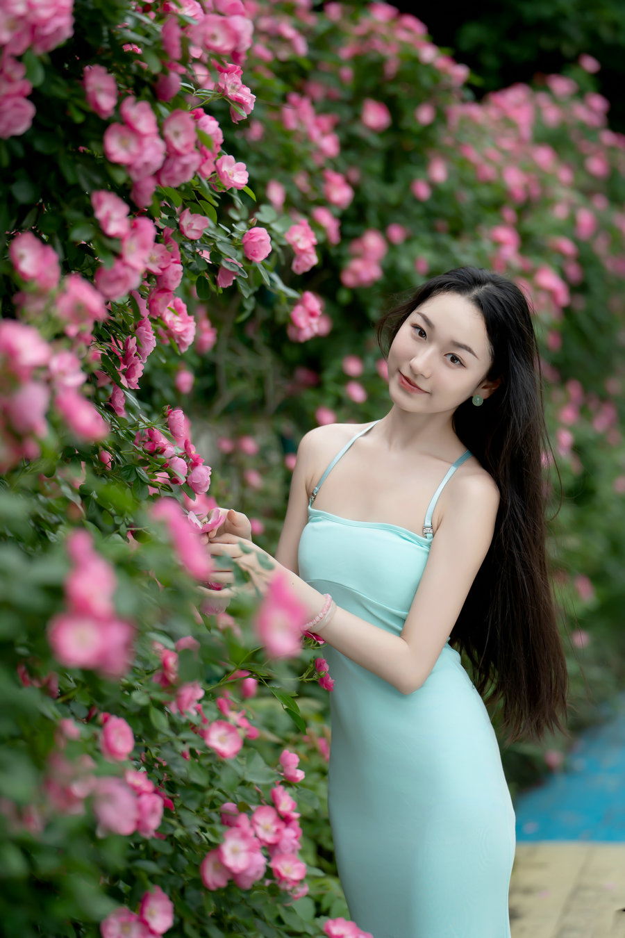 [YITUYU]艺图语 2025.08.05 蔷薇花女神 玥玥hsbjsvnsms [14P-244MB]