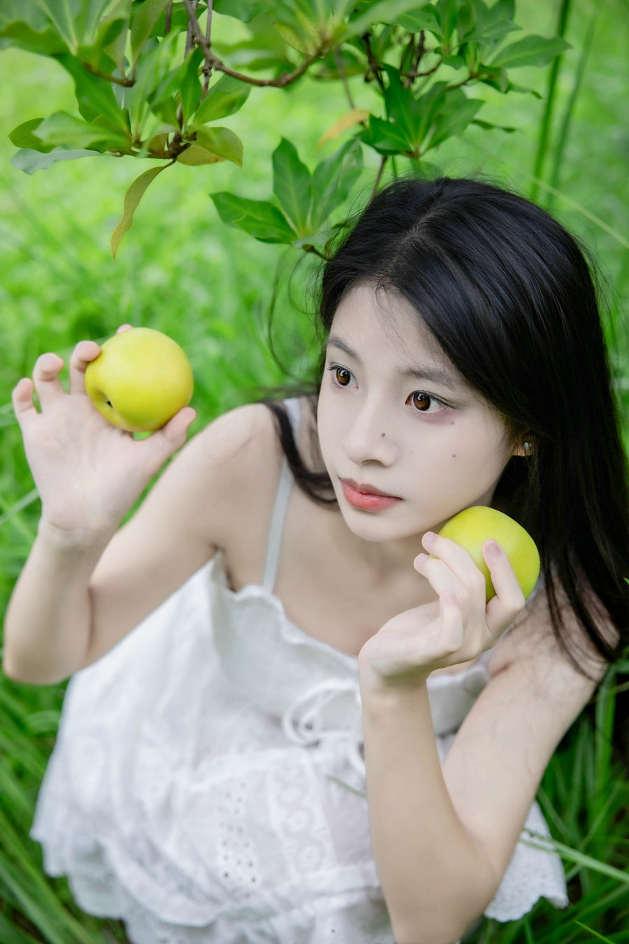 [YITUYU]艺图语 2025.08.05 青苹果的青涩少女 湉懒懒 [25P-26MB]