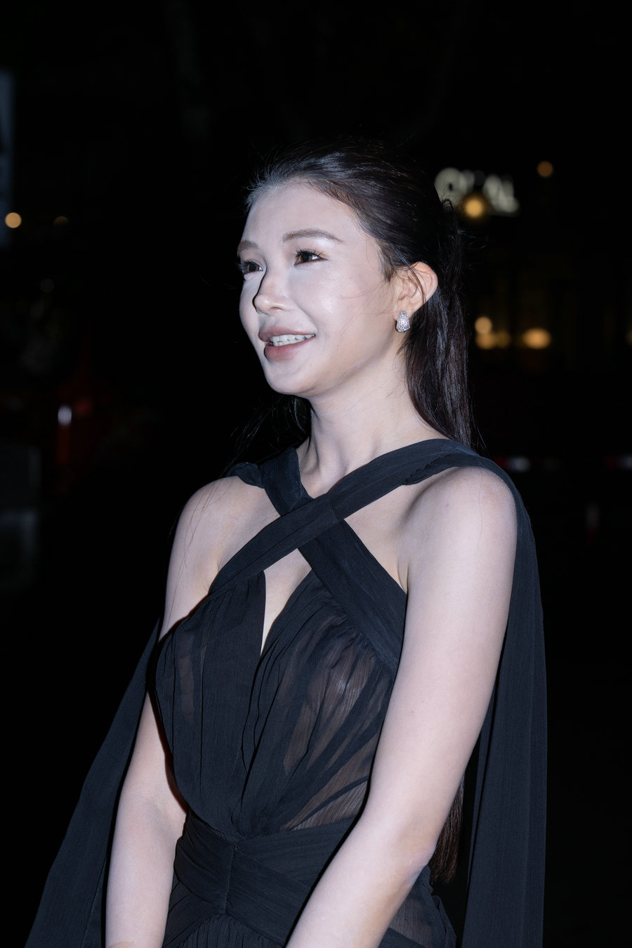 精选街拍视频 No.9822 镂空网纱裙 [64P-489MB]