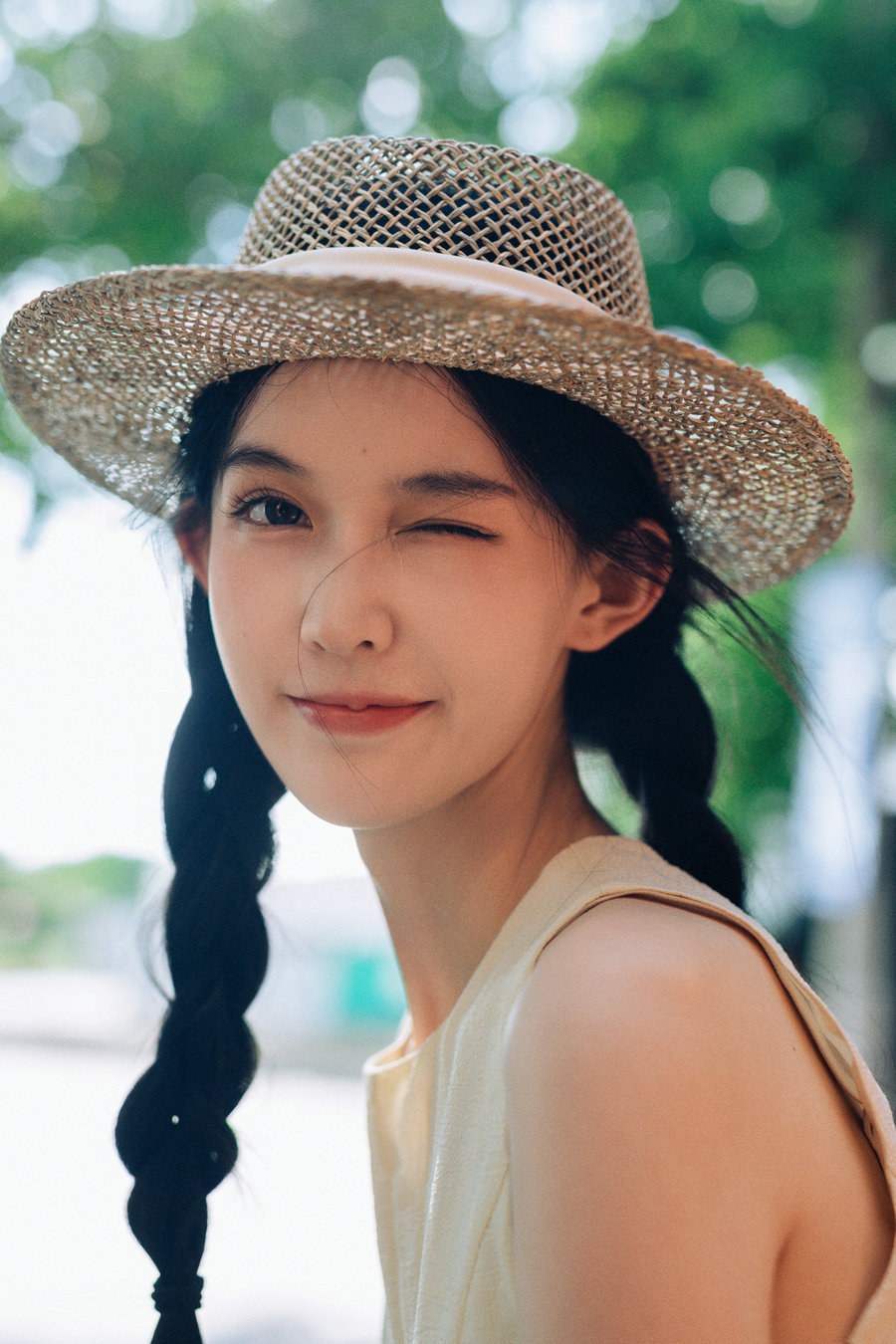 [YITUYU]艺图语 2025.08.07 红墙纪事 尉岚 [32P-772MB]