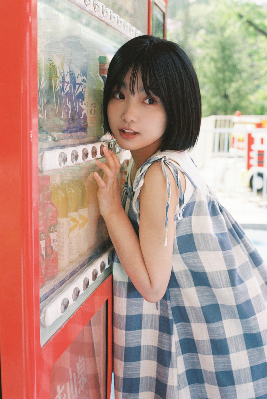 [YITUYU]艺图语 2025.08.07 我顶着大太阳，只想给你撑伞 我是圆柱 [27P-158MB]