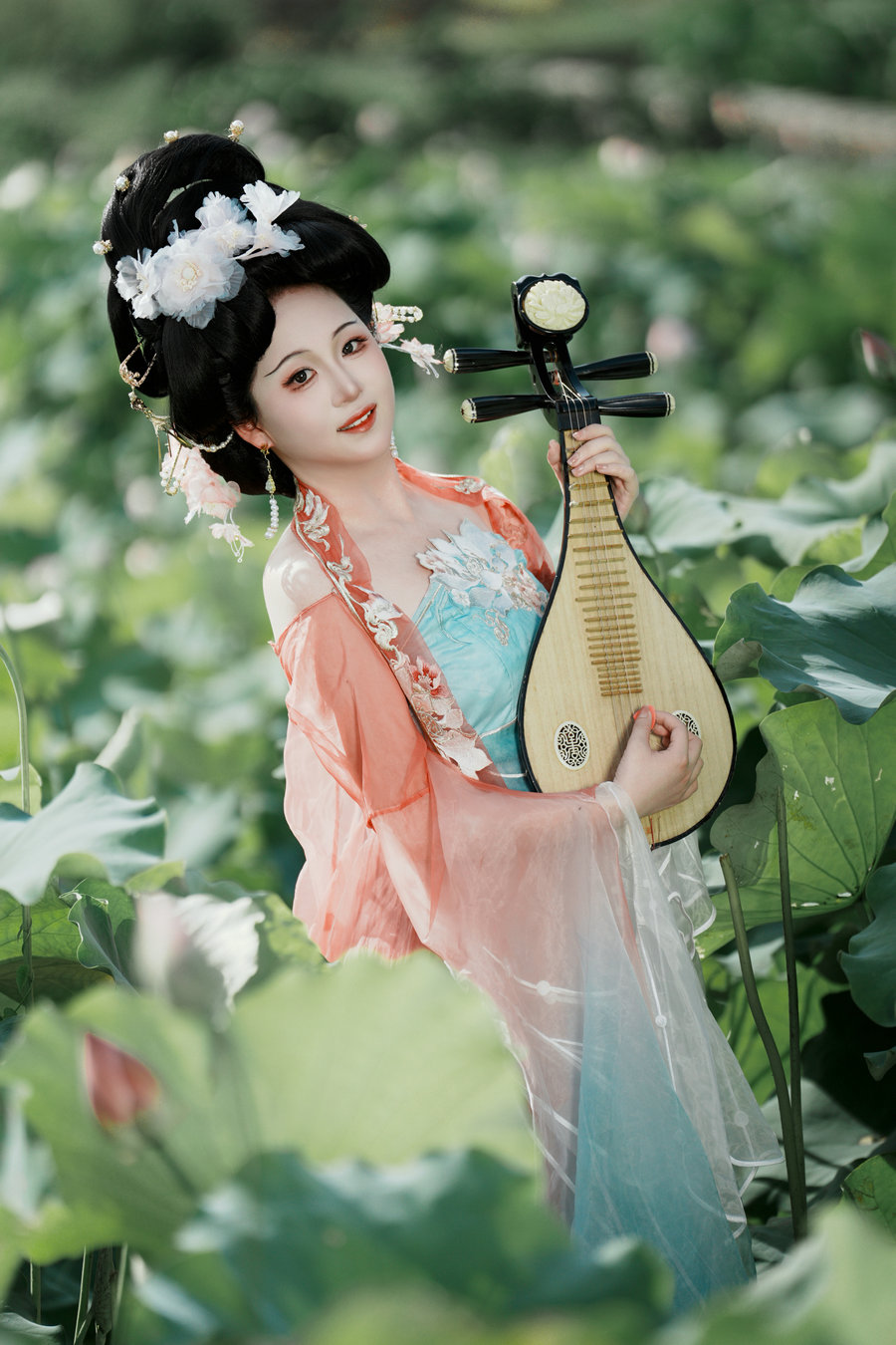 [YITUYU]艺图语 2025.08.08 SONY A7C2直出人像 凝樱执笔 [16P-82MB]