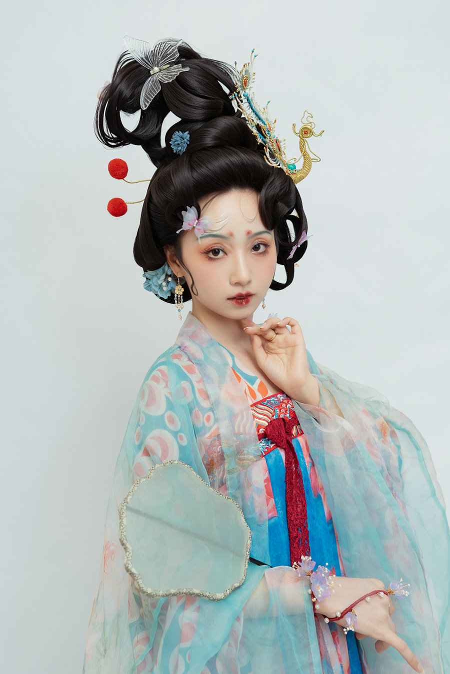 [YITUYU]艺图语 2025.08.08 似她 零捷 [21P-301MB]