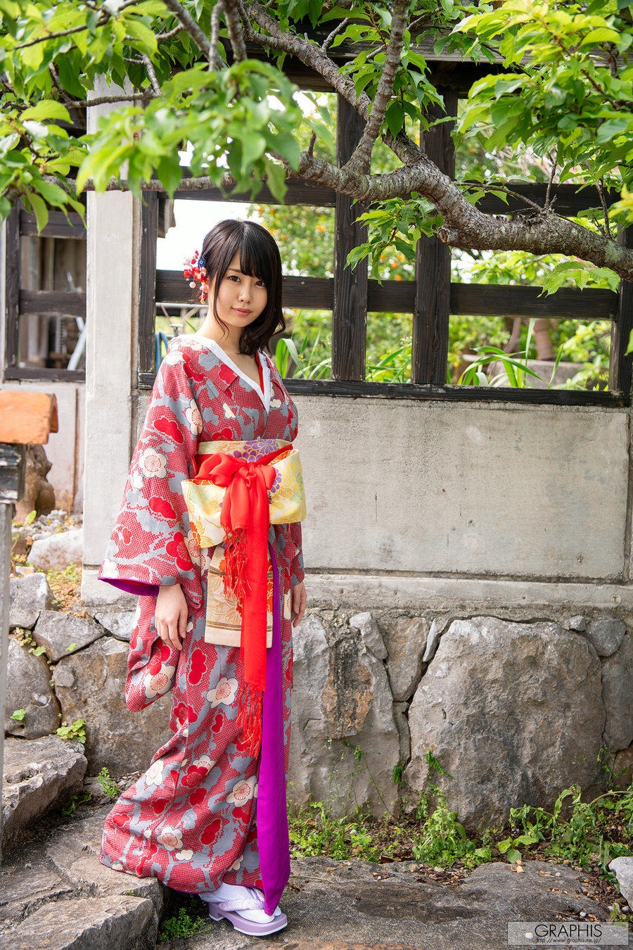 [Graphis] Limited Edition Suzu Harumiya 春宮すず 2 [18P253MB]