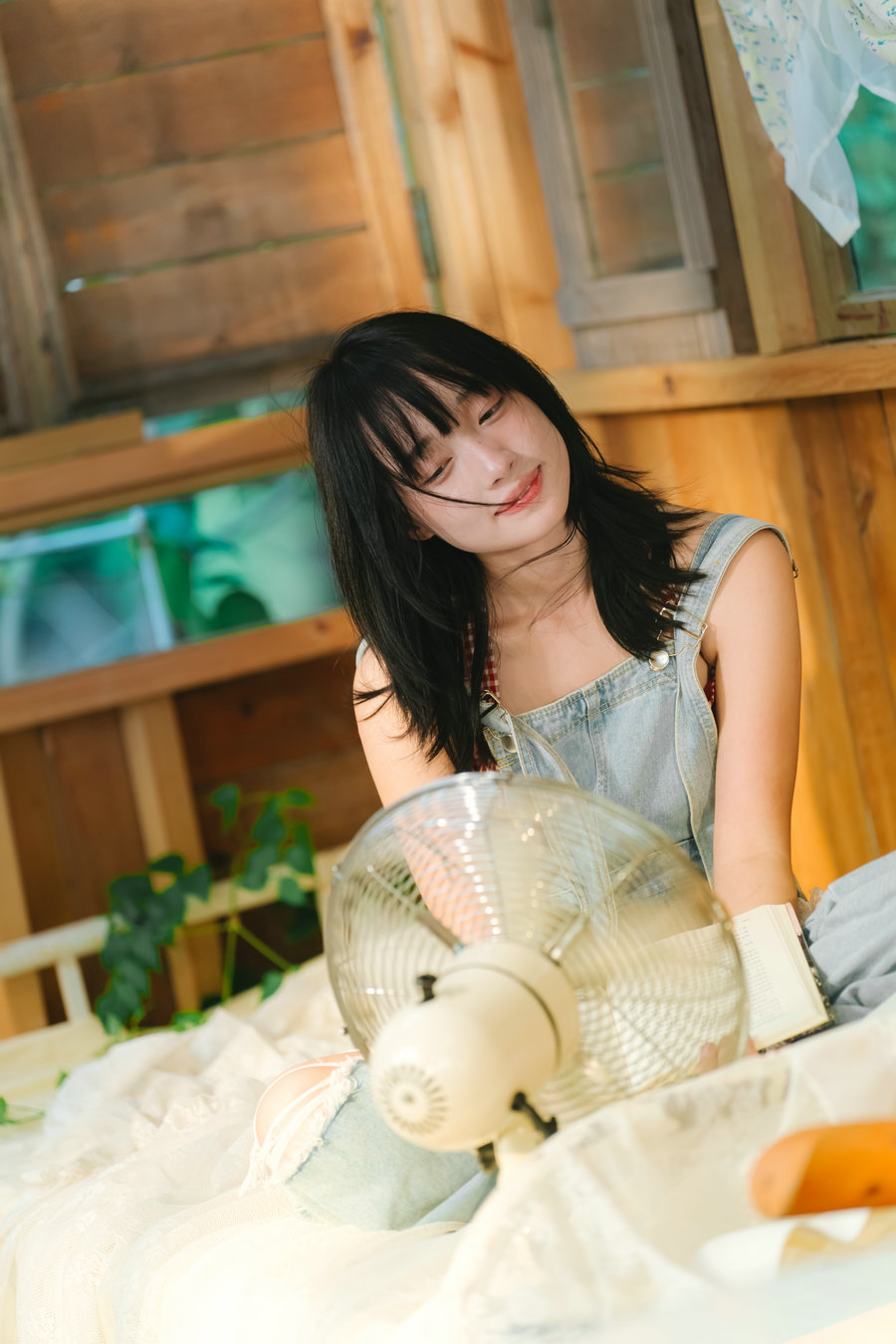 [YITUYU]艺图语 2025.08.10 小木屋里的时光切片 西波吖 [19P-155MB]