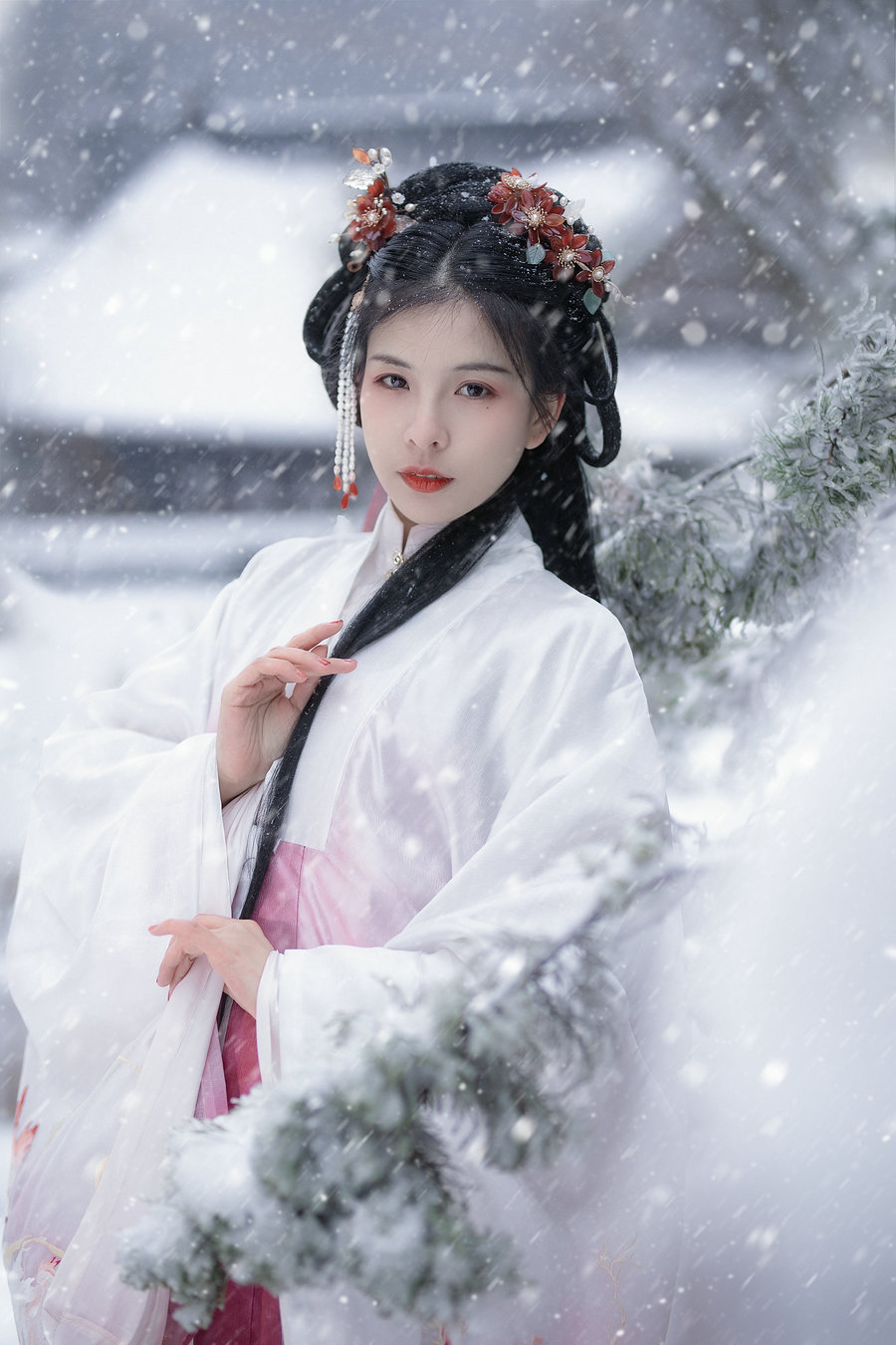 [YITUYU]艺图语 2025.08.11 天欲雪 Yukin元元 [14P-206MB]