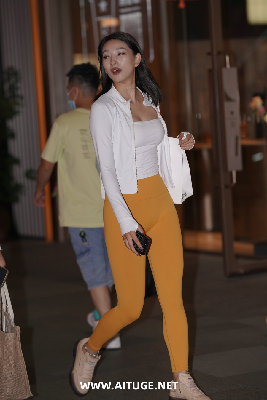 精选街拍视频 No.9866 活力瑜伽姐妹 [70P1V-1.05GB]