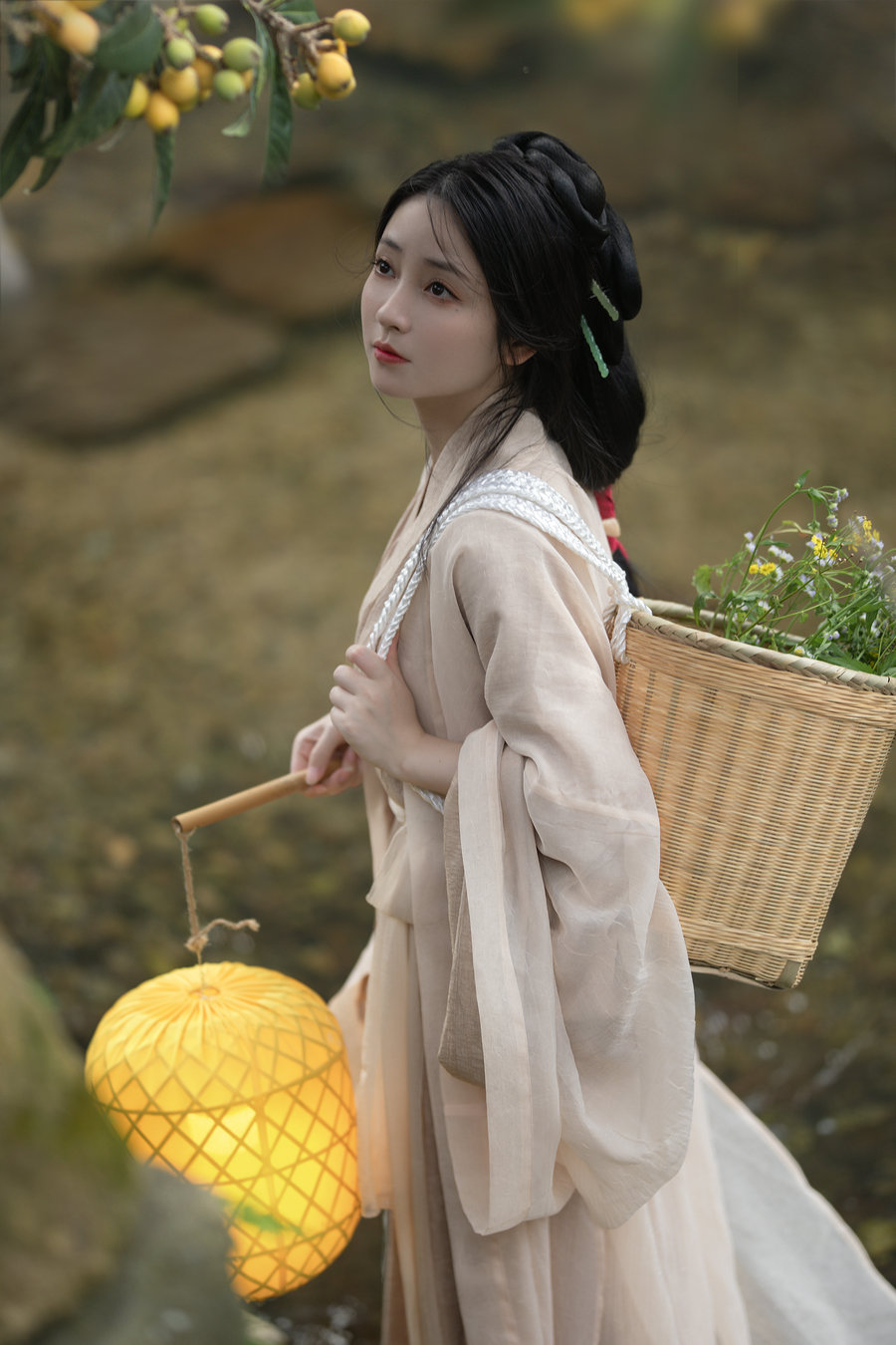 [YITUYU]艺图语 2025.08.13 初夏游张园 小温暖想要个大太阳 [17P-286MB]