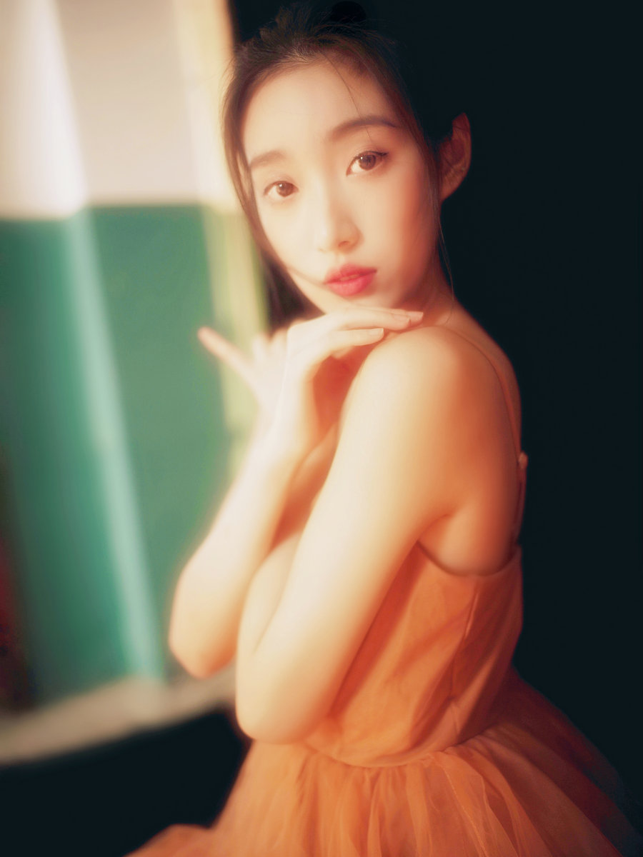 [YITUYU]艺图语 2025.08.13 黄灯下的芭蕾 Yulia [18P-155MB]