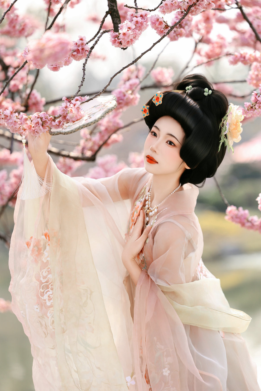 [YITUYU]艺图语 2025.08.13 樱花梦 沸腾的米粥 [23P-361MB]